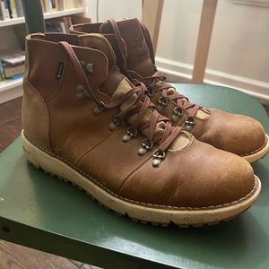 Danner x Huckberry Vertigo 917 gold rush